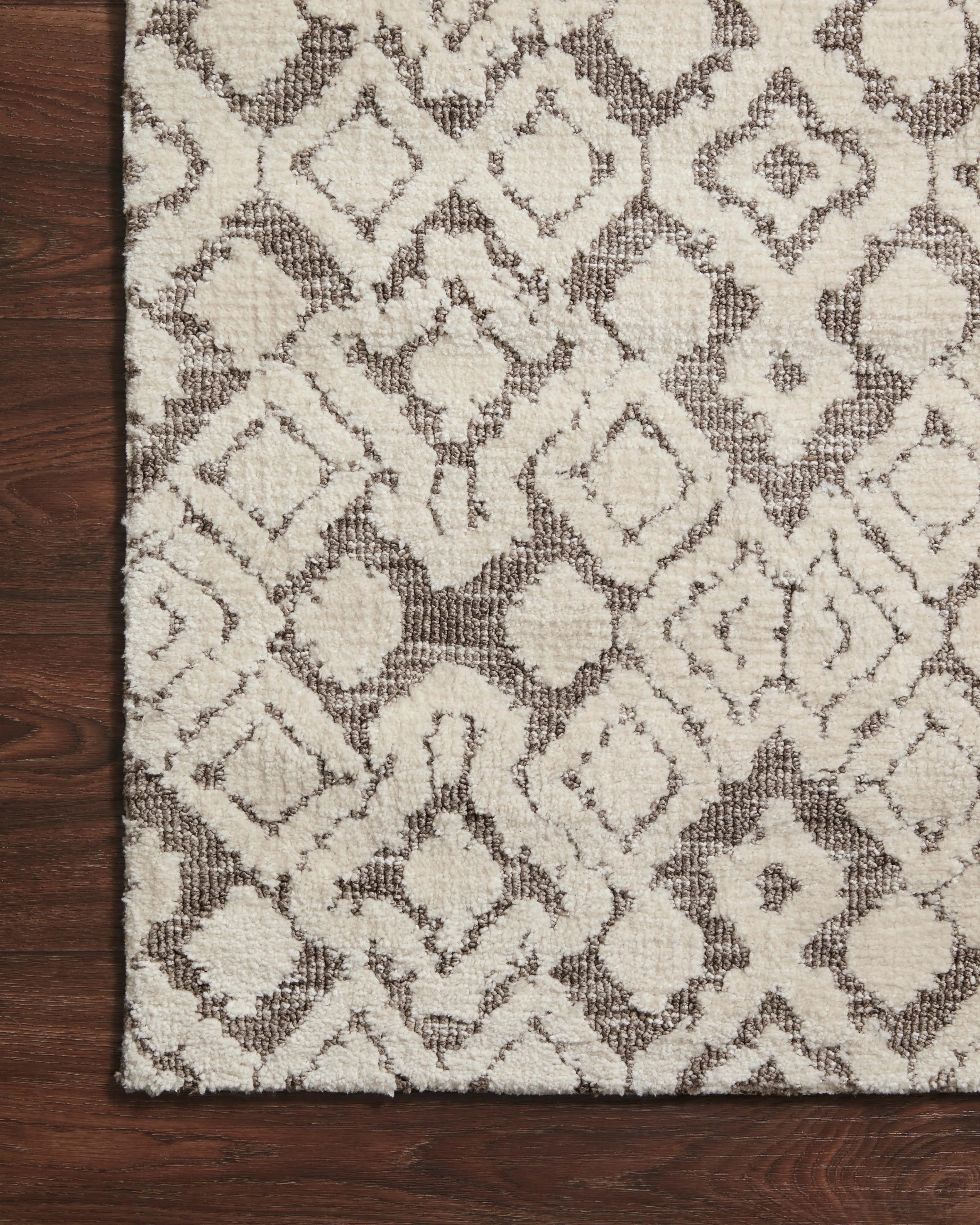 Loloi Neda Natural / Ivory Rug
