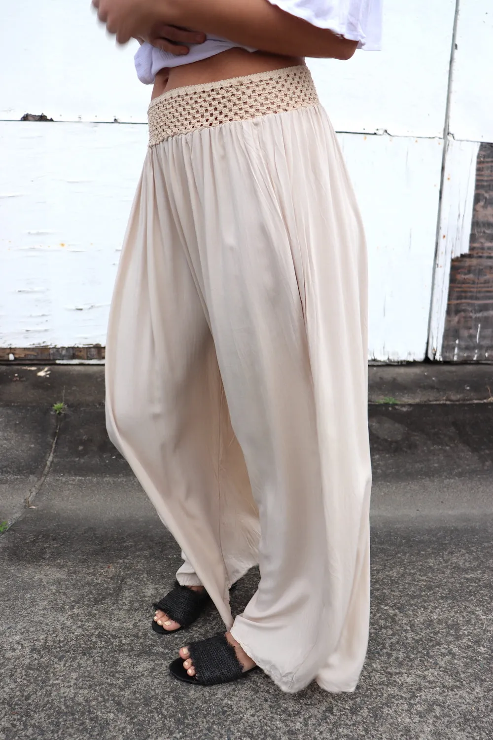 Willow Pant in Sand